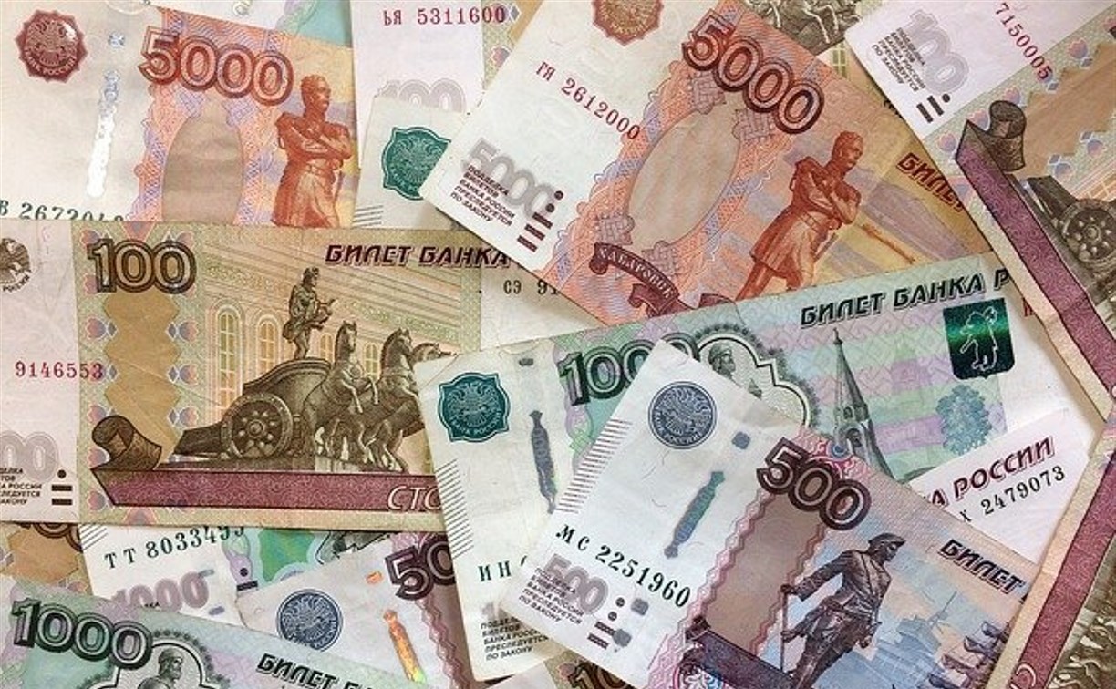 Фальшивых денег в Сахалинской области стало меньше