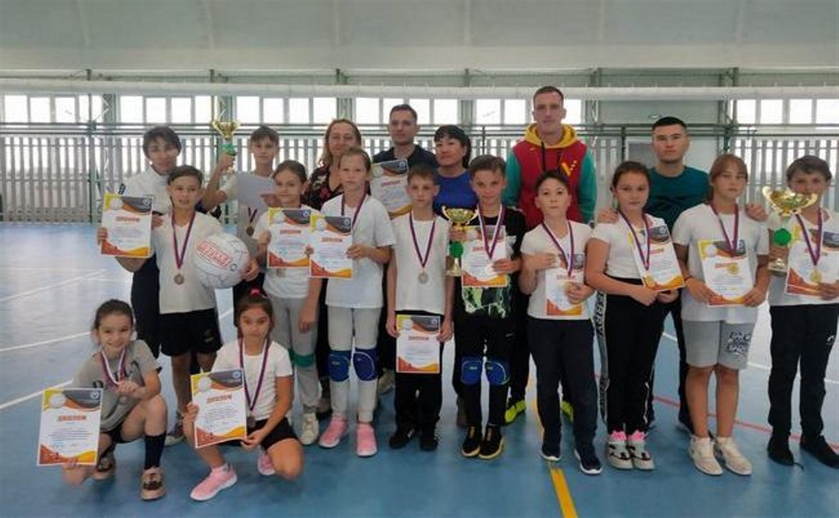Младшеклассники Южно-Сахалинска выявили сильнейших на соревнованиях по японскому мини-волейболу