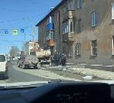 Появилось видео последствий ДТП с участием самосвала в Южно-Сахалинске