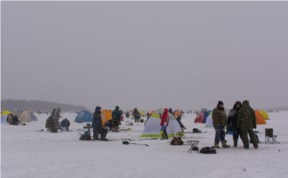 МЧС: лед на озере Буссе безопасен для зимней рыбалки