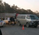 Мужчина пострадал при столкновении микроавтобуса и легковушки в Южно-Сахалинске (ФОТО)