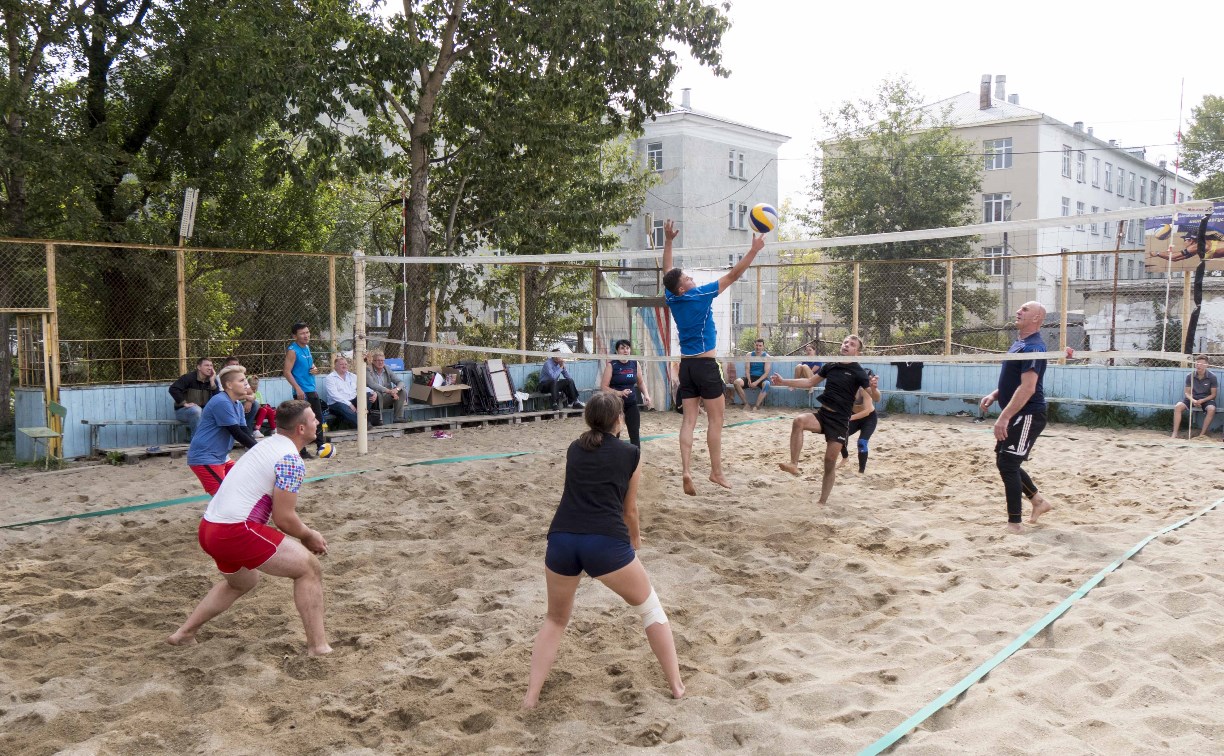 В Южно-Сахалинске выявили сильнейших в пляжном волейболе на кубке «Эко»
