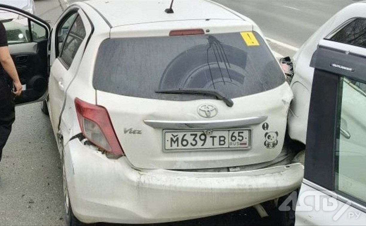 "Мчался юзом": автомобилист устроил массовое ДТП в Южно-Сахалинске