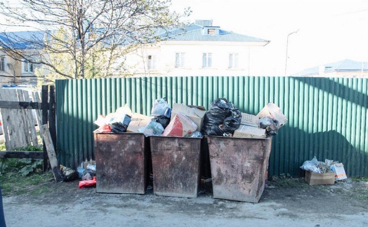 Проблемы с вывозом мусора в Корсаковском районе планируют решить до 15 июня 