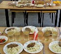 Сахалинских школьников, которых воспитывает один родитель, будут кормить бесплатно