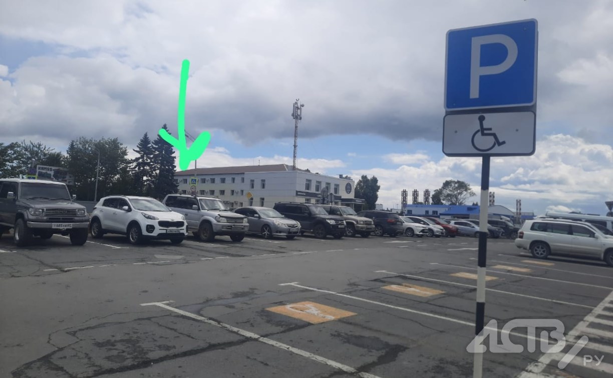 Аэропорт Южно-Сахалинска рассказал, как будет решать проблему со счётом в 68 000 за парковку