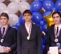 Победителей областного этапа всероссийской олимпиады школьников наградили на Сахалине