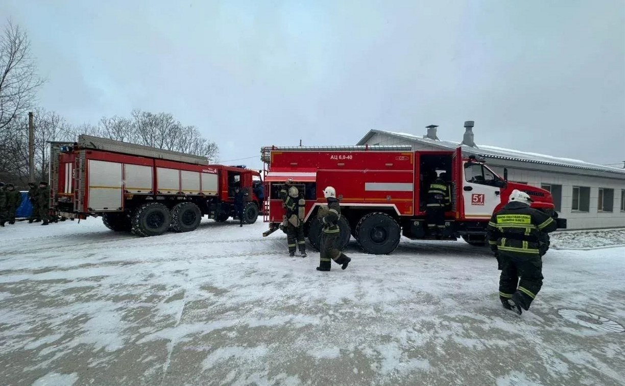 В больницах Анивы и Александровска-Сахалинского прошли пожарно-тактические занятия