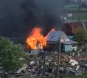 Заброшенный дом горит в Поронайске