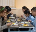 После жалоб родителей в школах Южно-Сахалинска пересмотрят питание и цены в буфетах