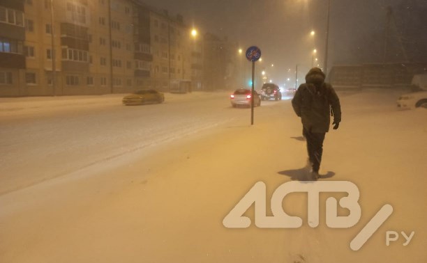 Метель обрушилась на Южно-Сахалинск: на дорогах местами нулевая видимость, один автобус отменили