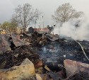 Появились фото последствий крупного пожара в сахалинском селе Восток