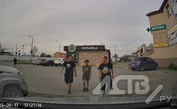 "Узнай своего ребёнка": в Ново-Александровске подростки подкладывают шурупы под колёса авто