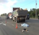 Водитель грузовика насмерть сбил молодого парня на Сахалине (ФОТО+ВИДЕО)