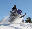 Сахалинцев просят временно исключить движение на "Санте" на снегоходах