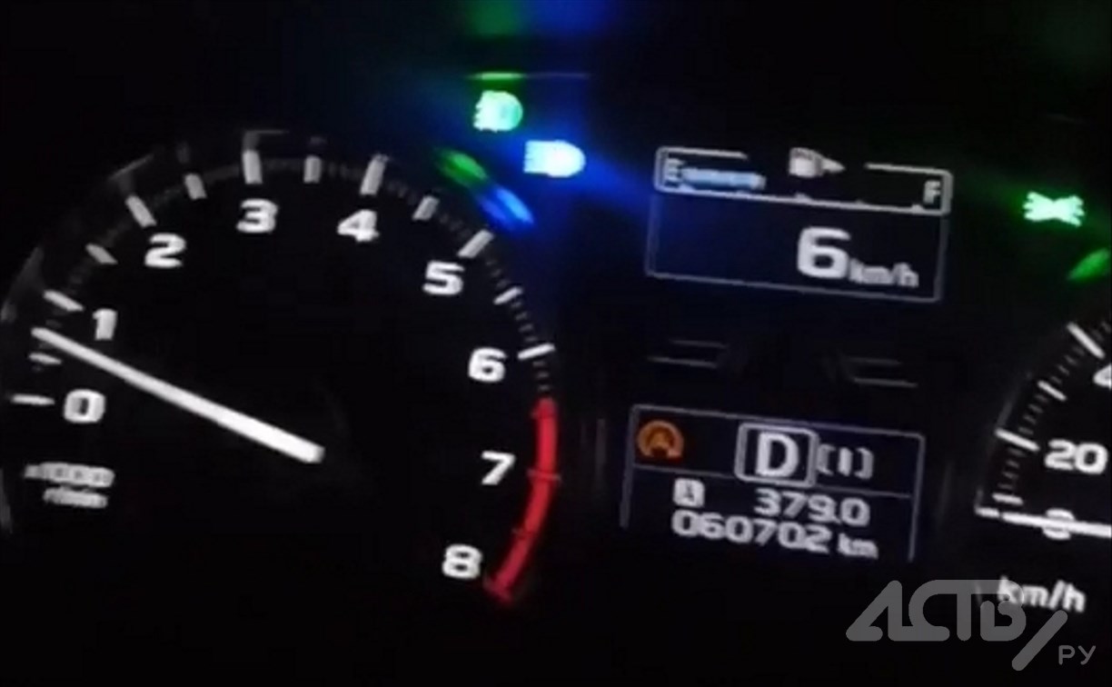 "Едем 5 км/ч": дорогу Озерское – Новиково стали называть убийцей автомобилей и нервов