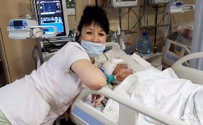 На Сахалине уволена медсестра реанимации, позировавшая на фоне пациентов 