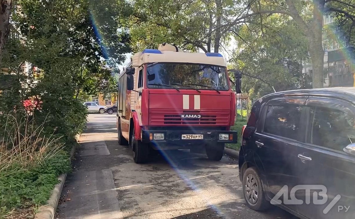 Появилось видео с места пожара в Южно-Сахалинске, где  погиб человек