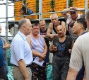 Врачи осмотрели моряков с задержанного в КНДР сахалинского судна «Сянхайлинь-8»