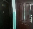 "Запер у себя дома и избивал": сахалинец вымогал у женщины 300 тысяч рублей 