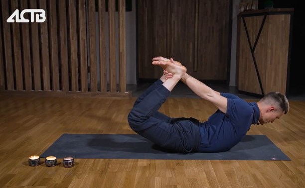 Сахалинский йог показал простое упражнение на укрепление всего тела