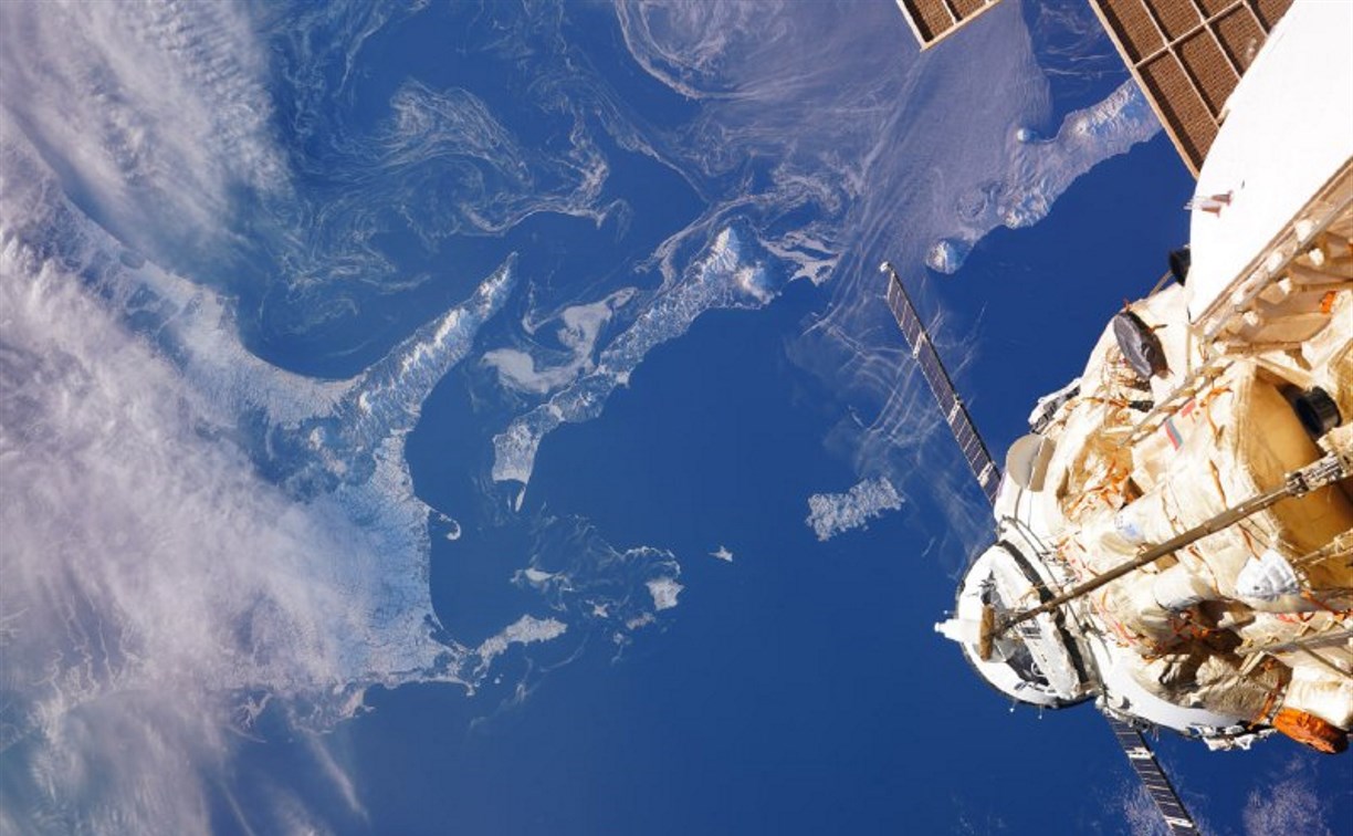 остров сахалин с космоса