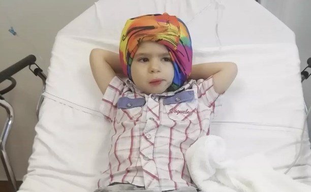 Четырёхлетнему сахалинцу Роме Каплуну в США имплантировали новое ушко