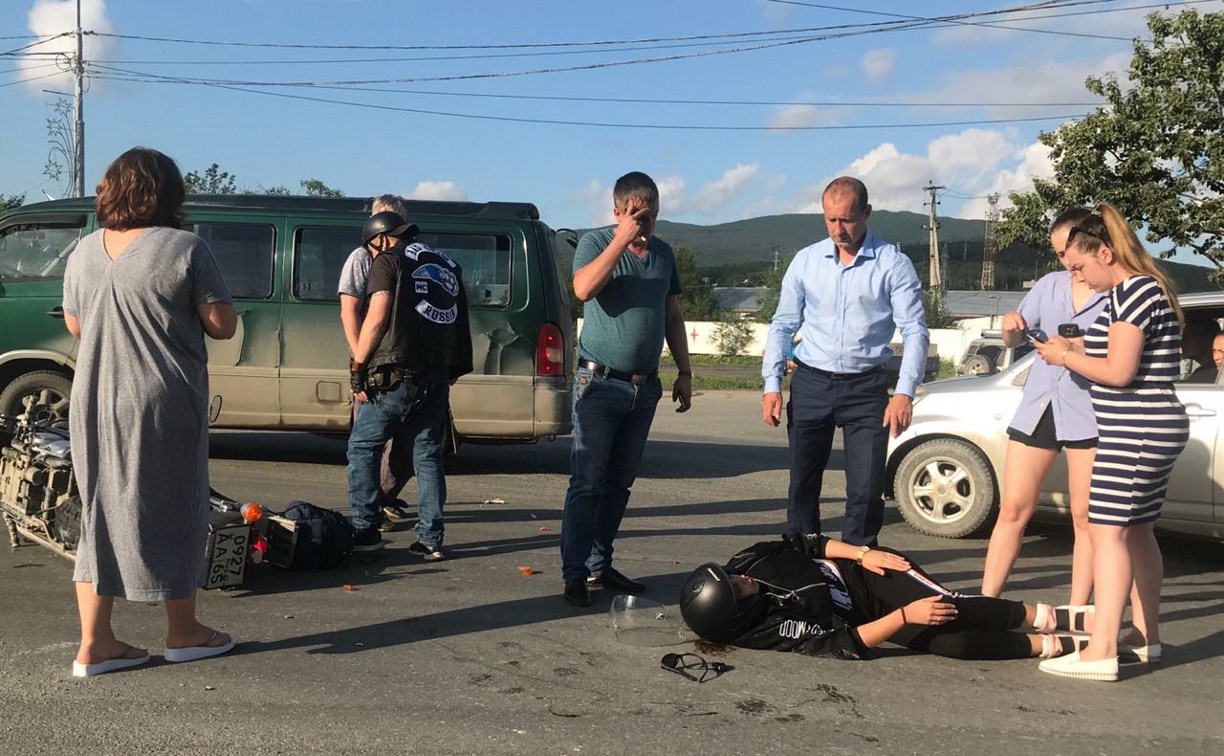 Пассажирка мотоцикла пострадала при ДТП в Южно-Сахалинске
