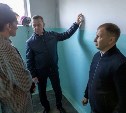 От крыши до подъездов: Сергей Надсадин проверил восстановление дома на улице Тихоокеанской