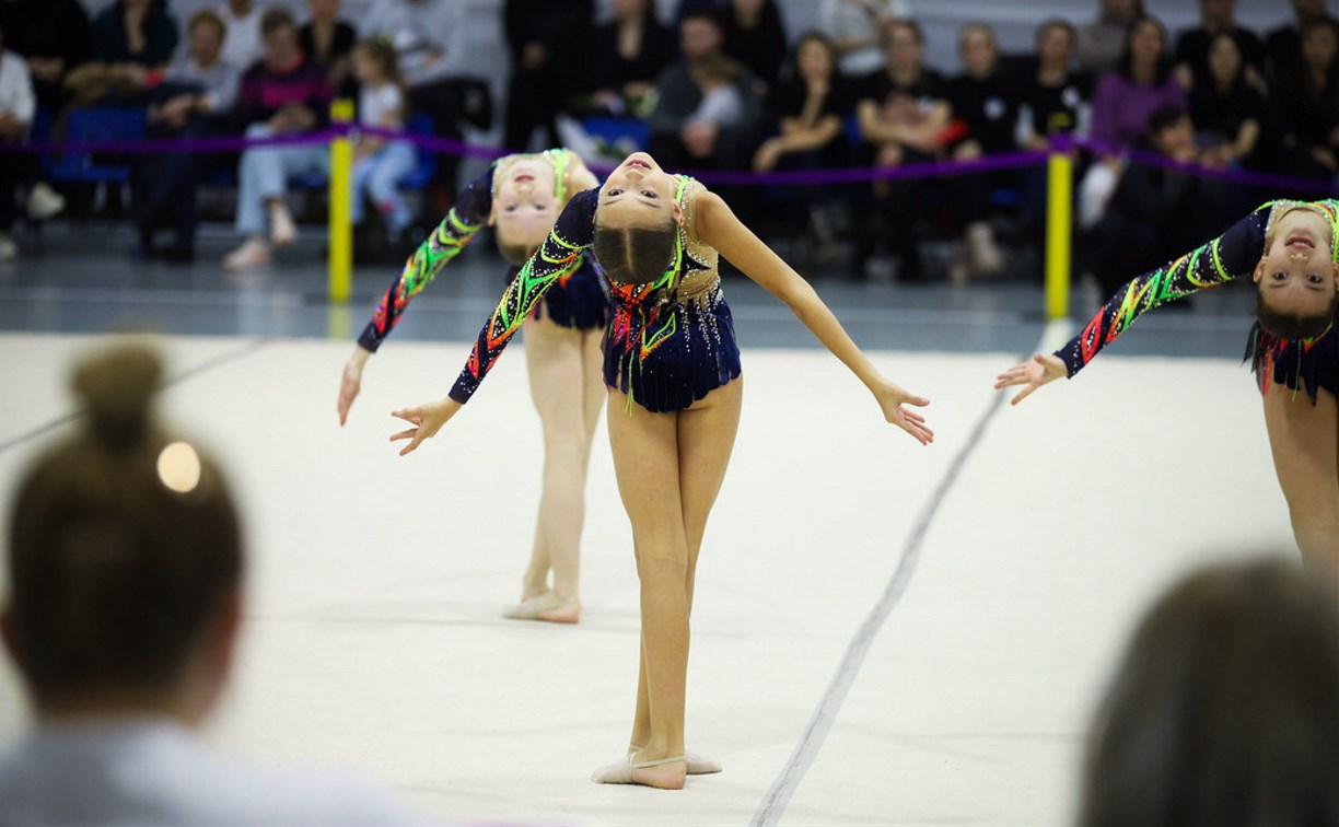 Юные сахалинские гимнастки определили сильнейших на региональных первенстве и турнире