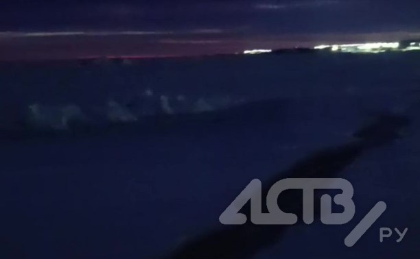 Большая трещина образовалась в припае у юго-восточного побережья Сахалина