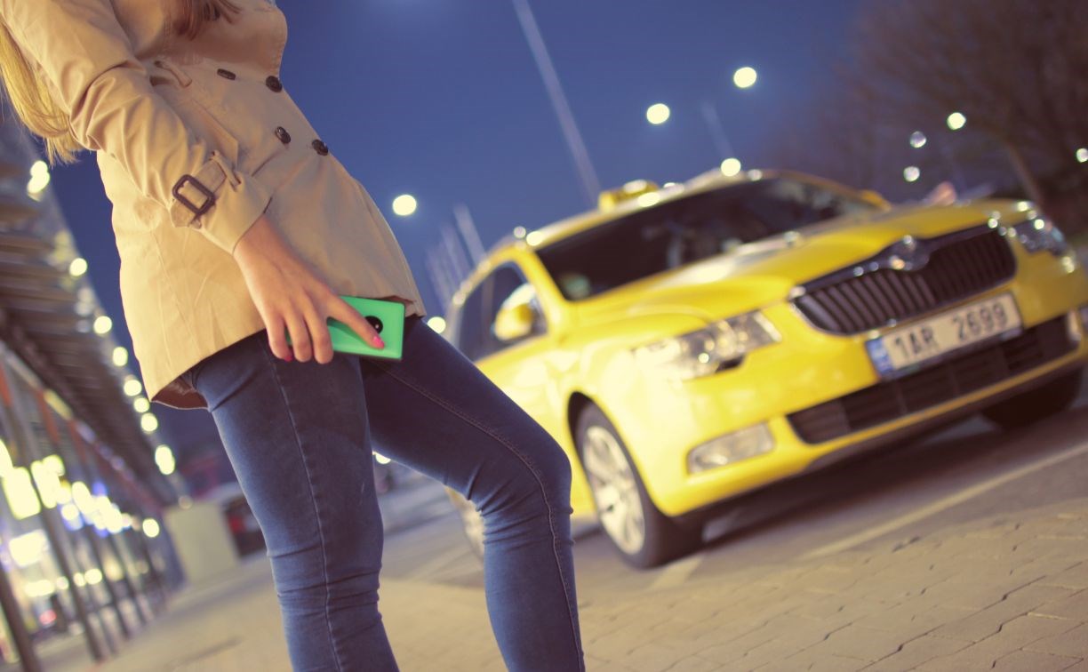 Роскачество выявило три недостатка в работе популярного на Сахалине приложения такси