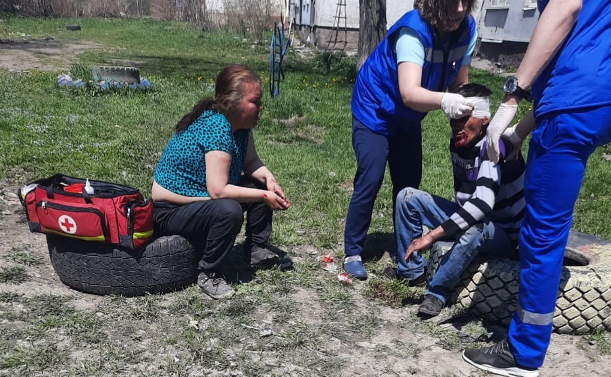 "Кровь лилась как из бутылки!": в Южно-Сахалинске мужчина пробил булыжником висок друга