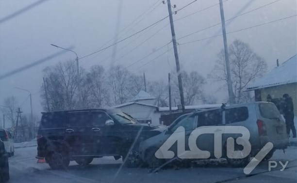 Очевидцы: человек пострадал в ДТП в Смирных