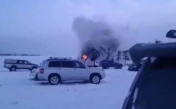 При пожаре в заказнике "Лунский залив" пострадали два человека