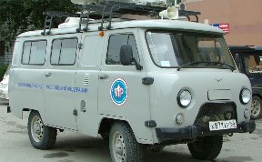Автомобиль пенсионного фонда отправляется в сахалинские села