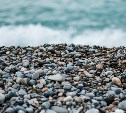 Пьяный житель Поронайска во время отдыха на пляже ударил в челюсть полицейского 