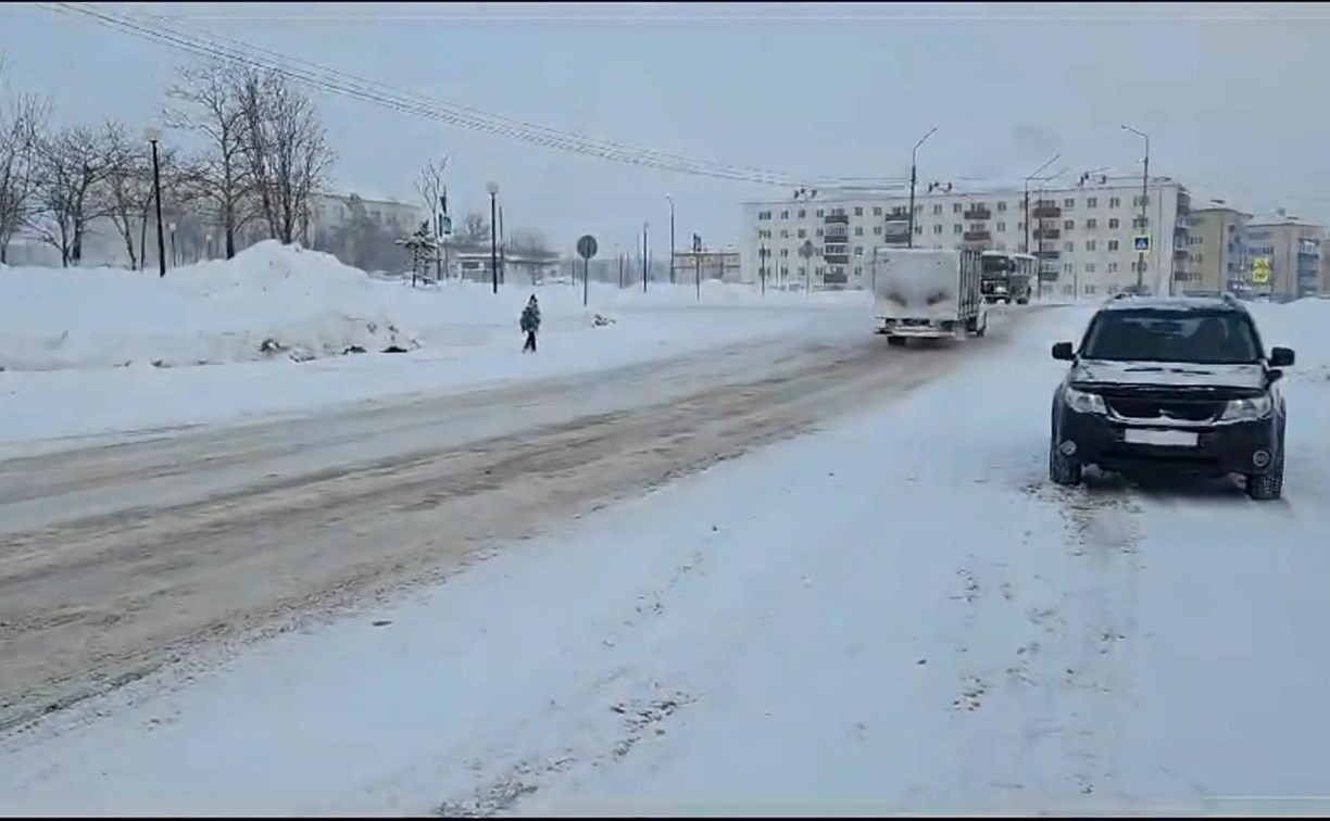 Управляющие компании Шахтёрска за уборку снега получили "неуд" от главы Углегорского района 
