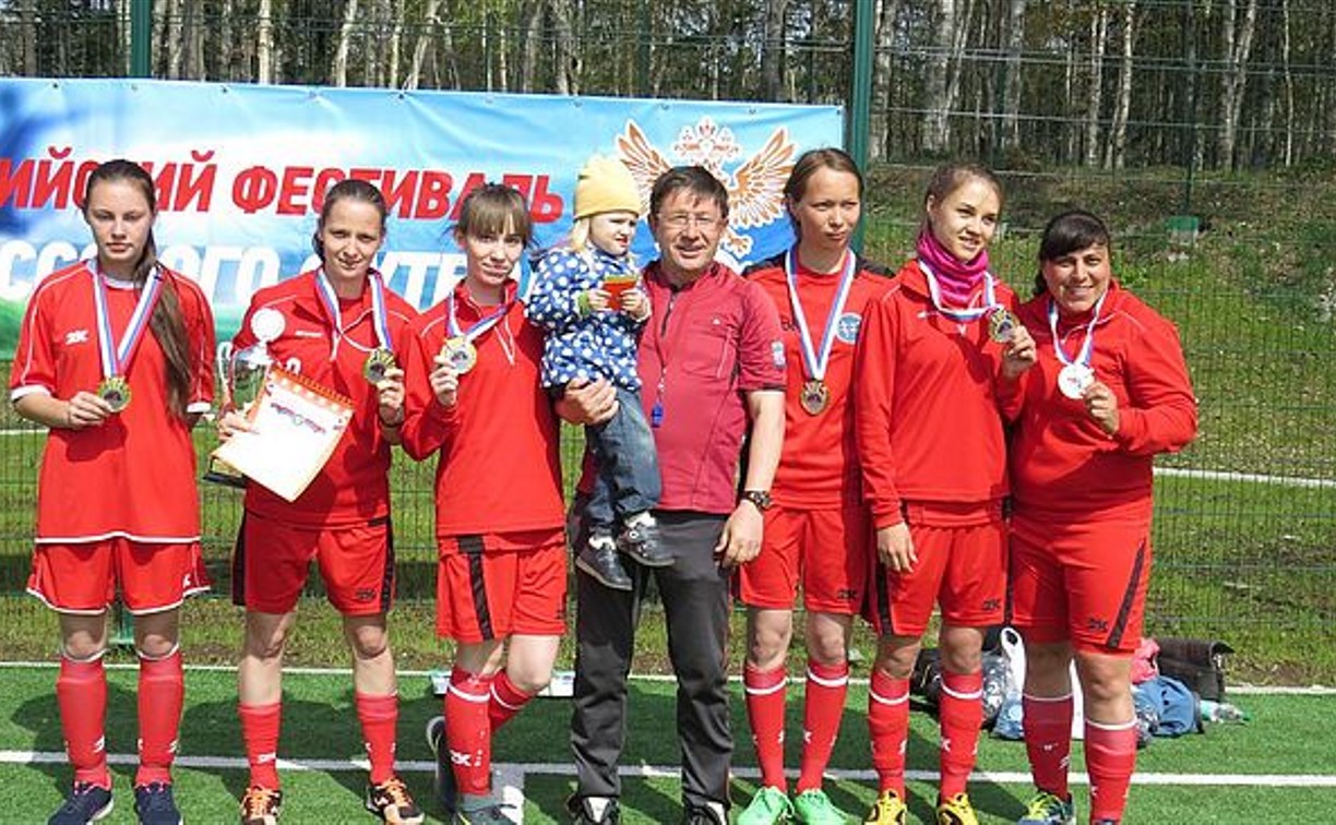 Чемпионат области по мини-футболу выиграла «Сахалиночка»