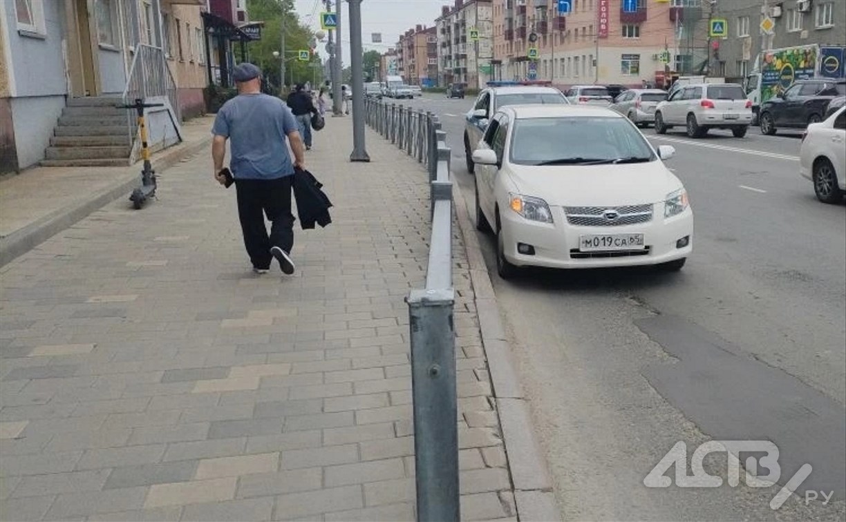 ГАИ Южно-Сахалинска ищет свидетелей ДТП с участием скрывшегося автобуса