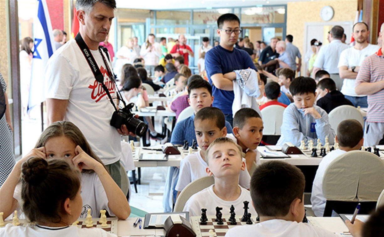 Школьники из Южно-Сахалинска одержали первую победу во всероссийском шахматном турнире