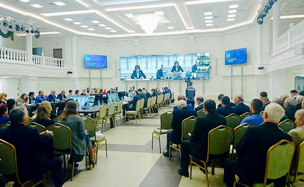 Андрей Хапочкин: мы планируем, что на Сахалине и Курилах рост зарплаты в бюджетной сфере составит 20%