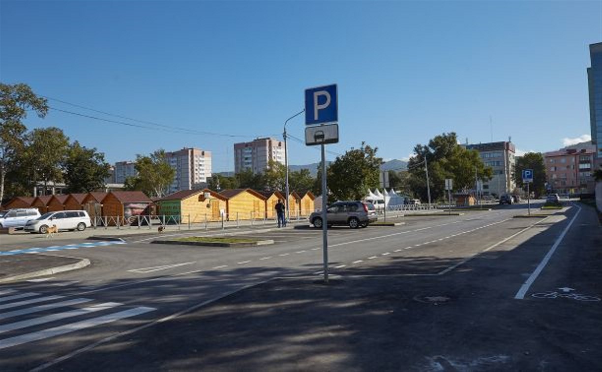 Завод Федотова за 21 день отремонтировал улицу Рождественскую в Южно-Сахалинске