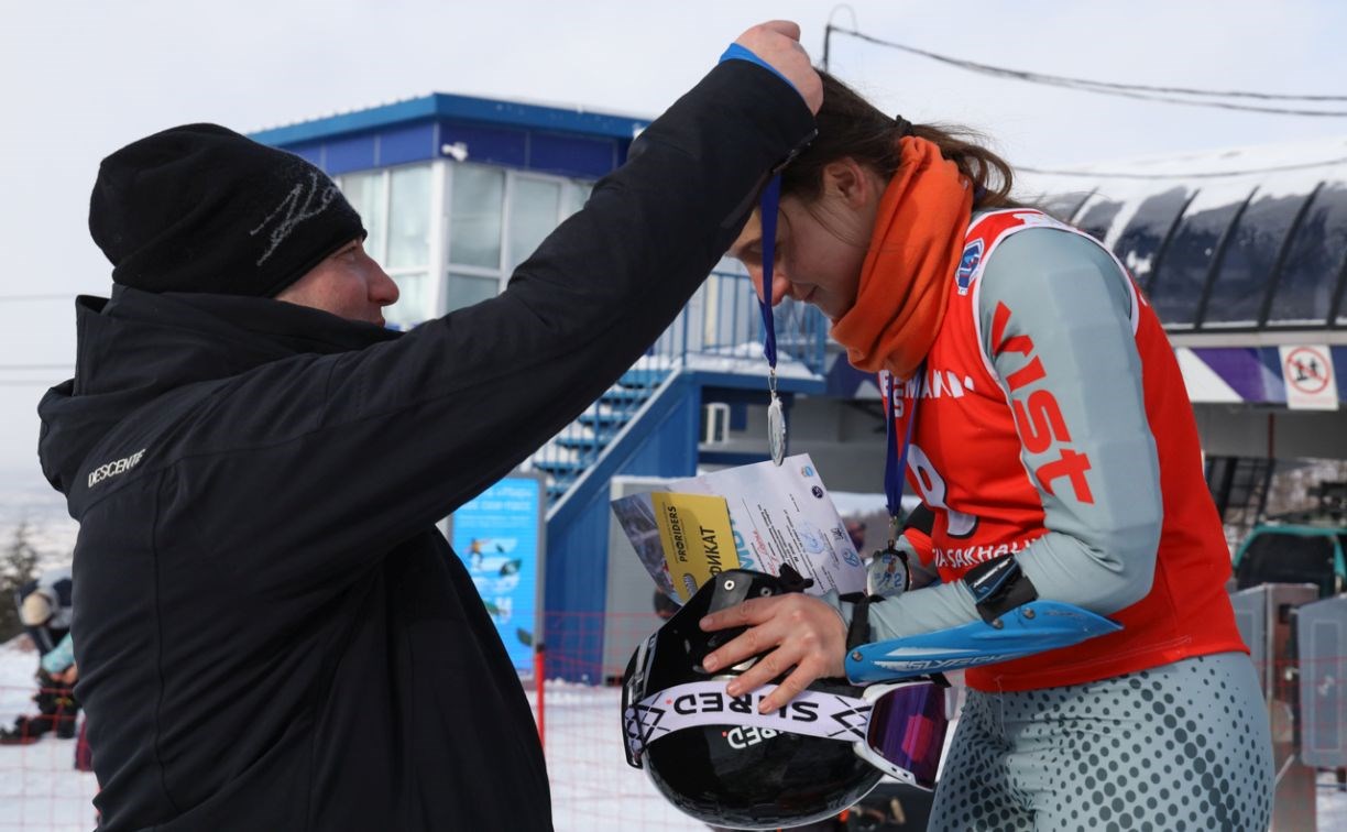 Сахалинские горнолыжники определили сильнейших II и III этапов Кубка островной федерации