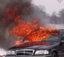 Автомобиль сгорел на улице Советской в Южно-Сахалинске