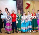 Талантливых школьников Южно-Сахалинска наградили премиями и стипендиями 