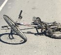 Врачи не смогли спасти сбитого иномаркой в Южно-Сахалинске велосипедиста