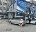 Столкнулся с Suzuki и скрылся: в Южно-Сахалинске ищут свидетелей аварии на улице Вокзальной