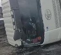 "Красиво лежит": многотонник опрокинулся на свалке в Южно-Сахалинске