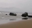 УАЗ чуть не похоронили в море в Александровске-Сахалинском
